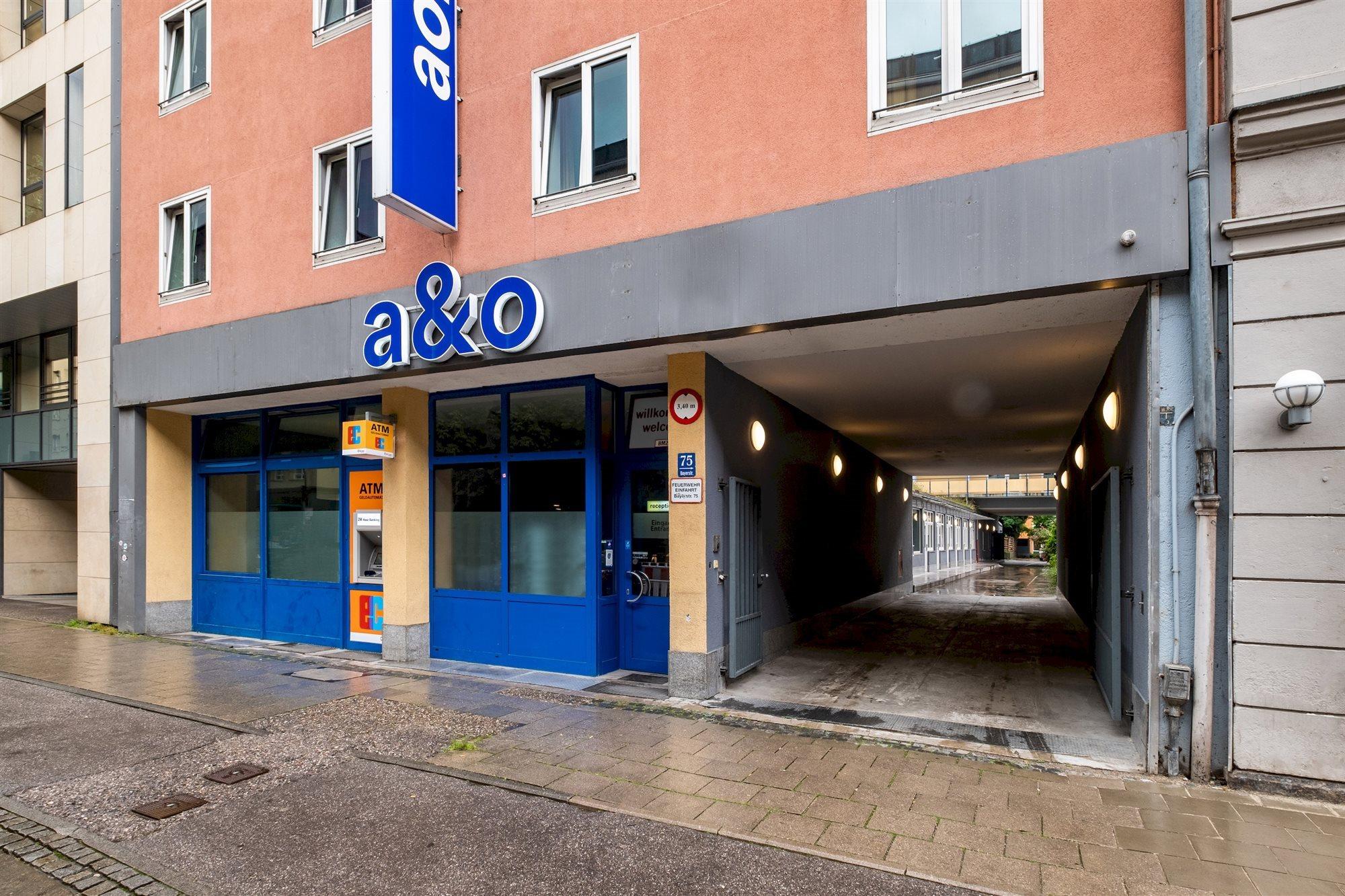 A&O Muenchen Hauptbahnhof Hotell Exteriör bild