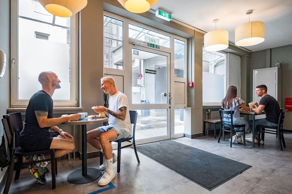 A&O Muenchen Hauptbahnhof Hotell Exteriör bild