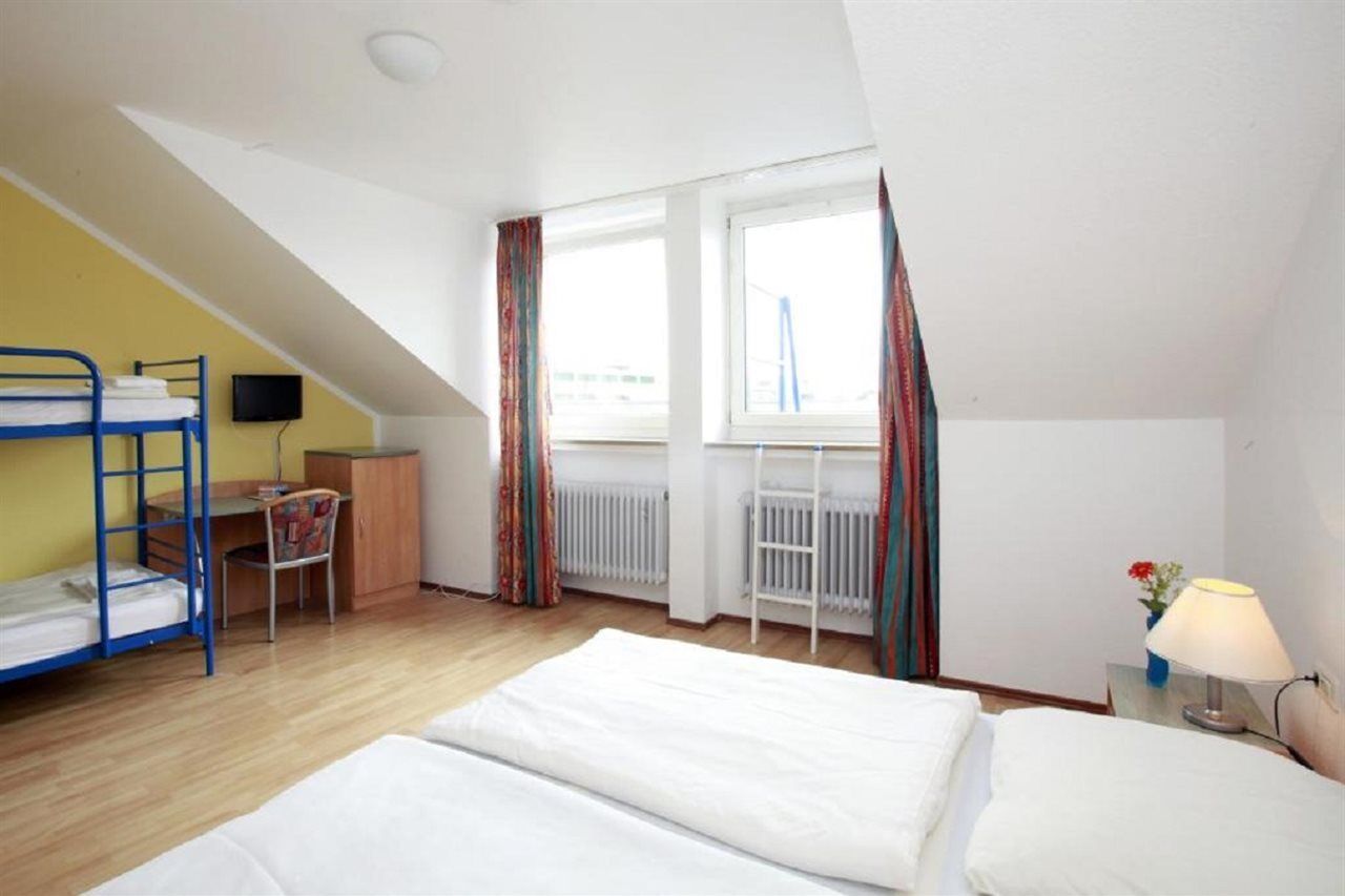 A&O Muenchen Hauptbahnhof Hotell Exteriör bild