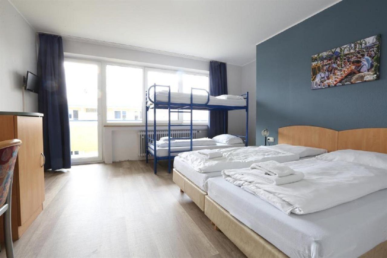 A&O Muenchen Hauptbahnhof Hotell Exteriör bild